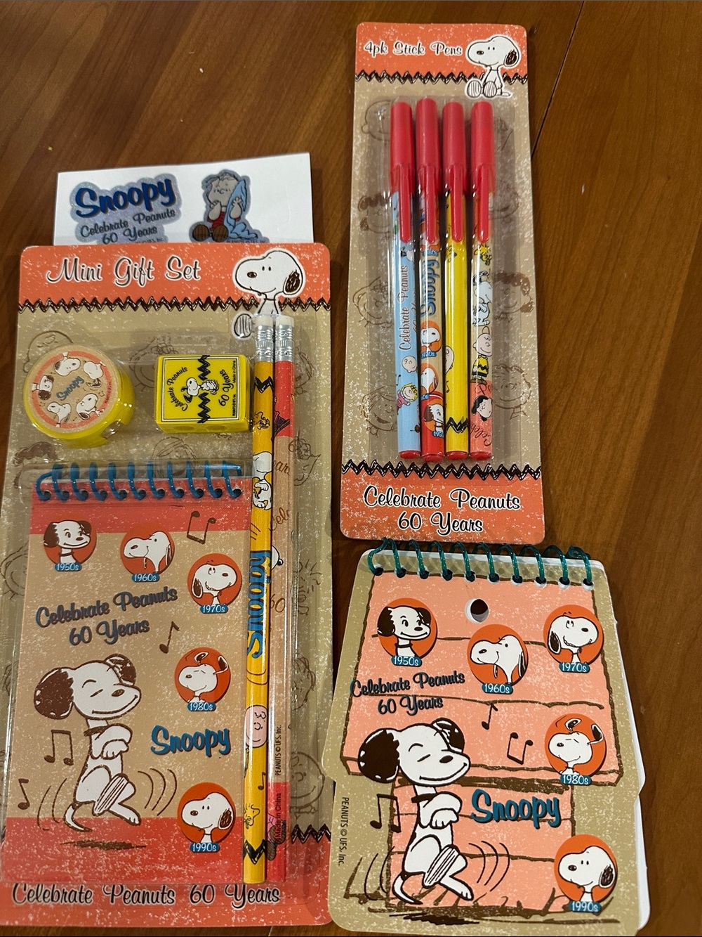Peanuts 60 years desk Accessories Set - Red/Yellow/Pink